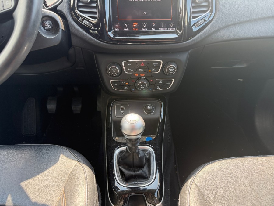 JEEP d'occasion COMPASS 1.6 MJT 120 LIMITED TECH 7 4X2 de 2020 Royan