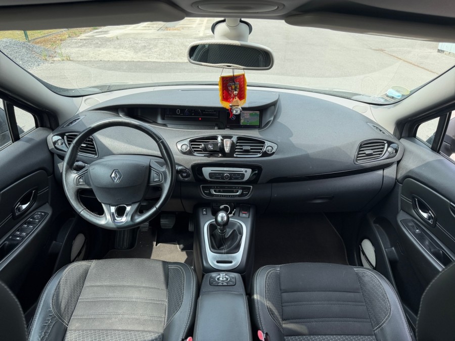 RENAULT d'occasion GRAND SCENIC III GRAND 1.6 DCI 130 BOSE 5P de 2014