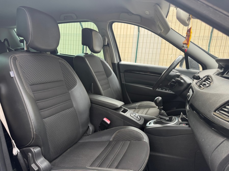RENAULT d'occasion GRAND SCENIC III GRAND 1.6 DCI 130 BOSE 5P de 2014