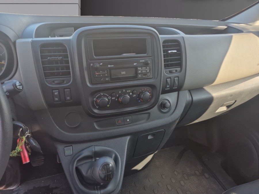 RENAULT d'occasion TRAFIC III AUTOBUS/AUTOCAR COMBI L1 1.6 DCI 125