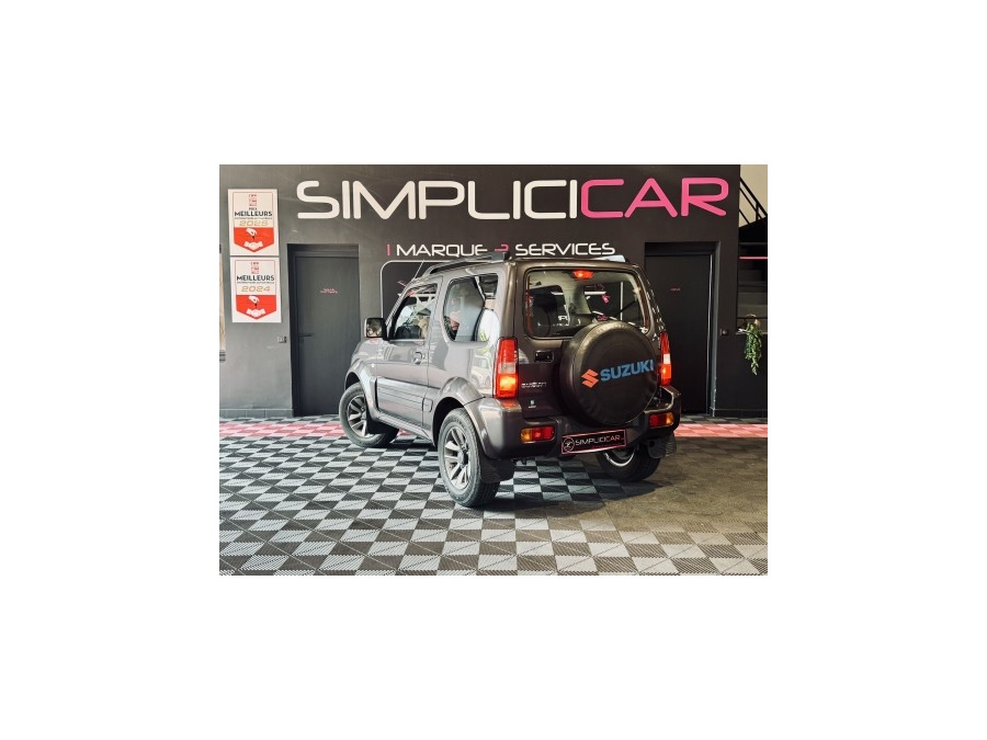 SUZUKI d'occasion JIMNY VEHICULE TOUT TERRAIN FERME 1.3 VVT JX de
