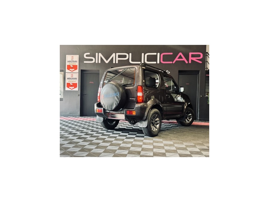 SUZUKI d'occasion JIMNY VEHICULE TOUT TERRAIN FERME 1.3 VVT JX de