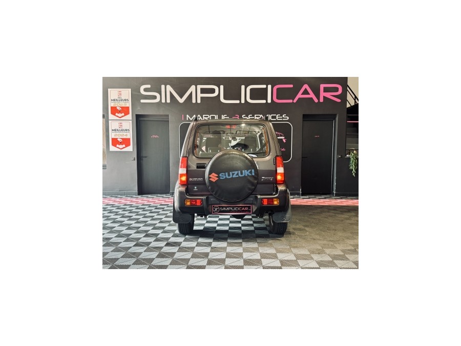 SUZUKI d'occasion JIMNY VEHICULE TOUT TERRAIN FERME 1.3 VVT JX de