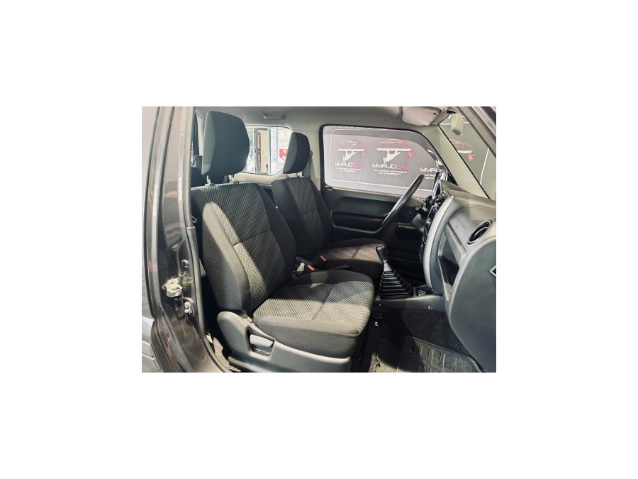 SUZUKI d'occasion JIMNY VEHICULE TOUT TERRAIN FERME 1.3 VVT JX de