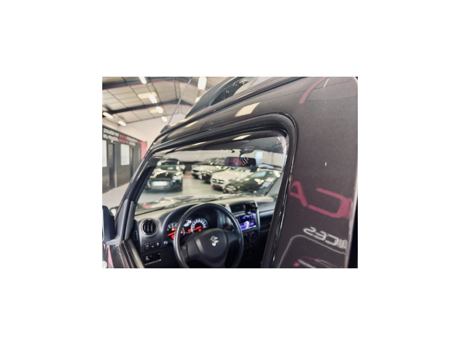 SUZUKI d'occasion JIMNY VEHICULE TOUT TERRAIN FERME 1.3 VVT JX de