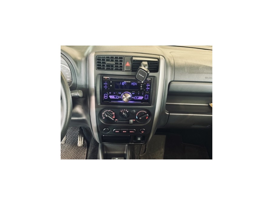SUZUKI d'occasion JIMNY VEHICULE TOUT TERRAIN FERME 1.3 VVT JX de