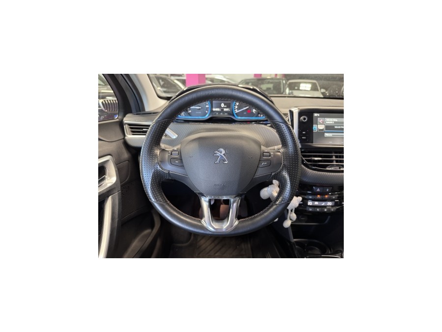 PEUGEOT d'occasion 2008 I 1.2 PURE TECH 110 CROSSWAY de 2015 Villebon