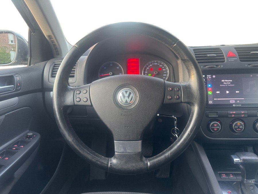 VOLKSWAGEN d'occasion JETTA III CONFORTLINE 1.9 TDI 105 DSG7 de 2010