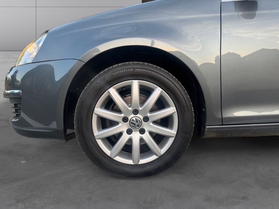 VOLKSWAGEN d'occasion JETTA III CONFORTLINE 1.9 TDI 105 DSG7 de 2010