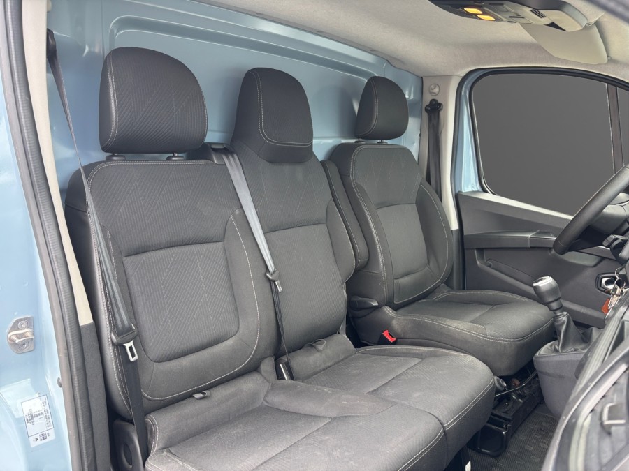 RENAULT d'occasion TRAFIC III FOURGON L1H1 3T 2.0 BLUE DCI 130 EXTRA