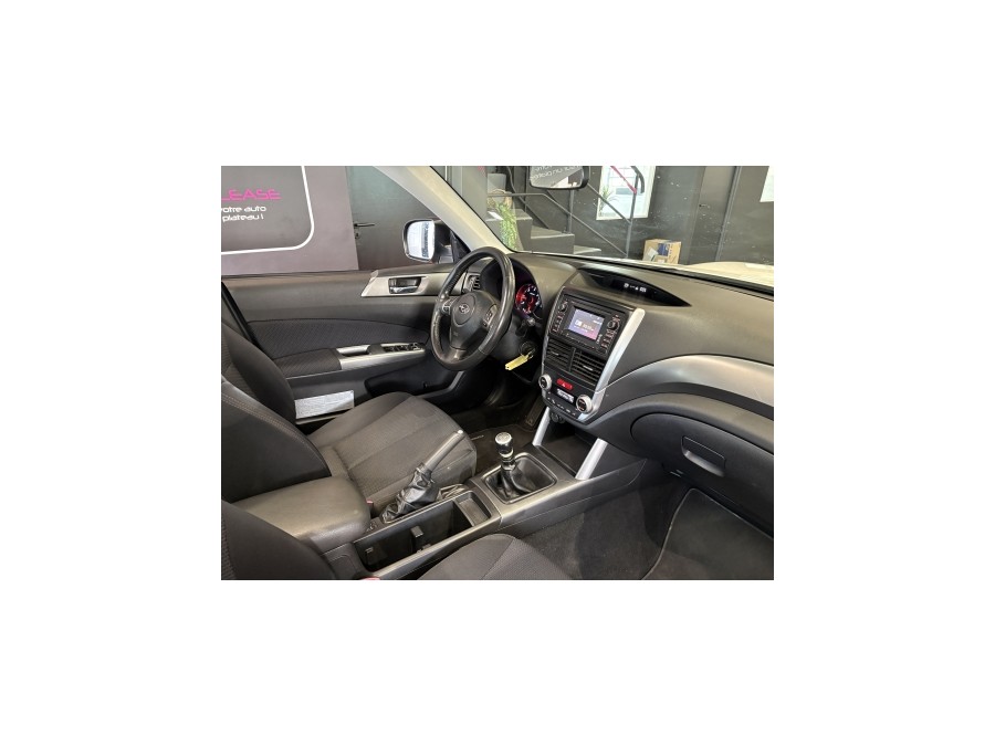 SUBARU d'occasion FORESTER 2.0 D BOXER XS de 2011 Aix Les Bains (73)﻿