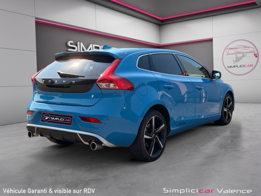 VOLVO d'occasion V40 BERLINE BICORPS TROIS OU CINQ PORTES D4 190
