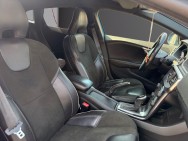 VOLVO d'occasion V40 BERLINE BICORPS TROIS OU CINQ PORTES D4 190