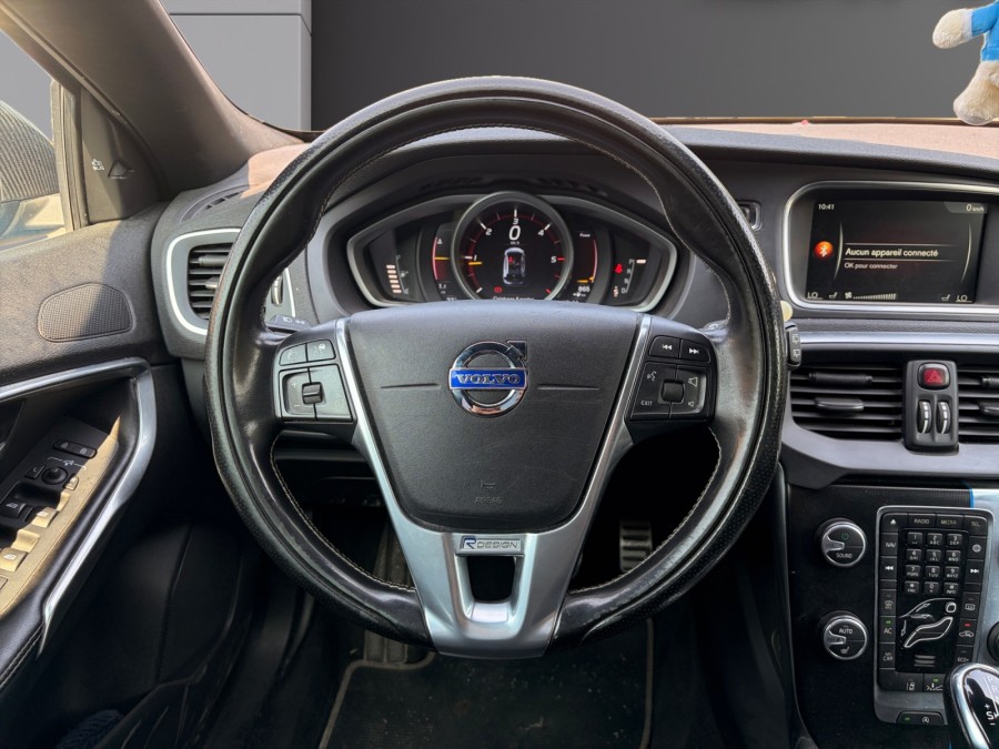 VOLVO d'occasion V40 BERLINE BICORPS TROIS OU CINQ PORTES D4 190