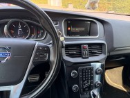 VOLVO d'occasion V40 BERLINE BICORPS TROIS OU CINQ PORTES D4 190