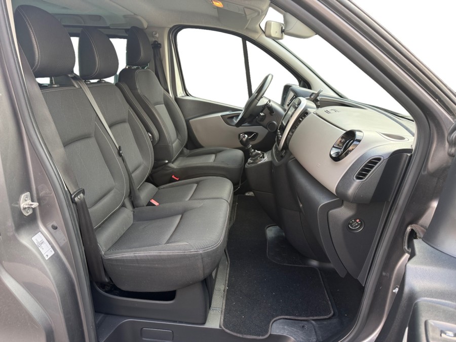 RENAULT d'occasion TRAFIC III AUTOBUS/AUTOCAR NAVETTE L2 1.6 DCI 125