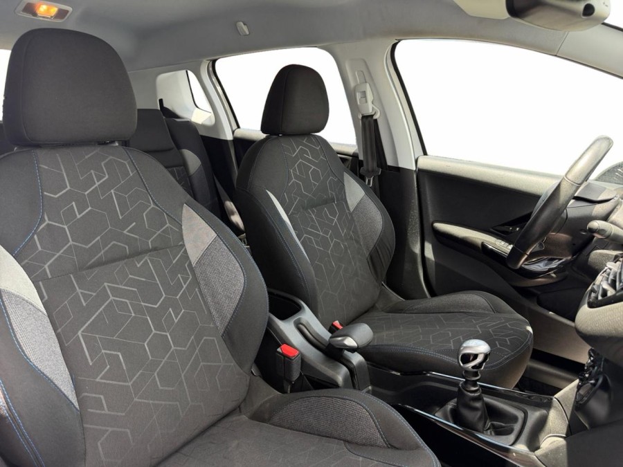 PEUGEOT d'occasion 2008 I 1.2 ESSENCE 110 SIGNATURE de 2019