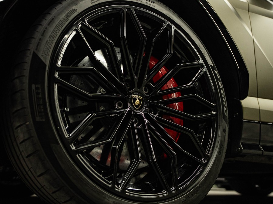 LAMBORGHINI d'occasion URUS 4.0 V8 Hybrid SE de 2025 Pau (64)﻿