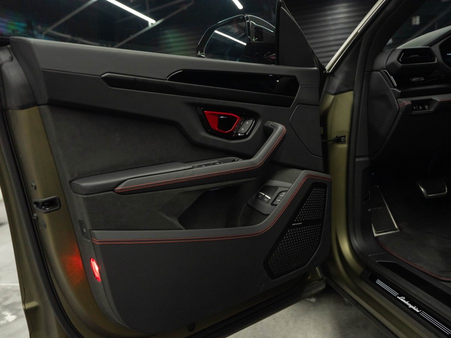 LAMBORGHINI d'occasion URUS 4.0 V8 Hybrid SE de 2025 Pau (64)﻿