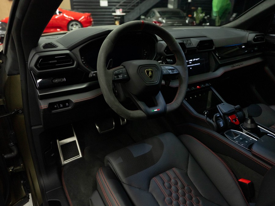 LAMBORGHINI d'occasion URUS 4.0 V8 Hybrid SE de 2025 Pau (64)﻿