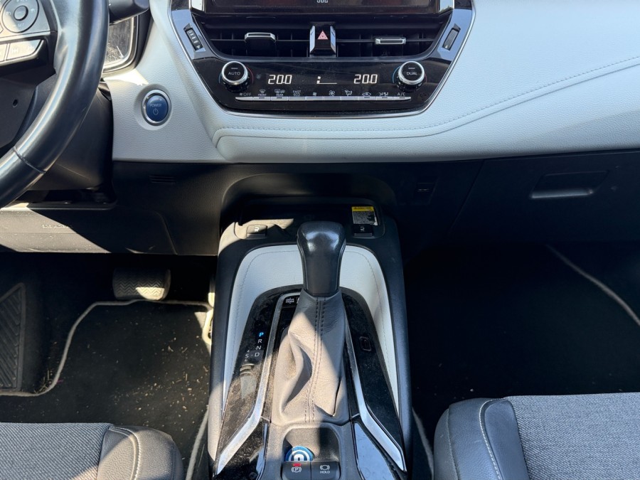 TOYOTA d'occasion COROLLA BERLINE BICORPS TROIS OU CINQ PORTES 184H