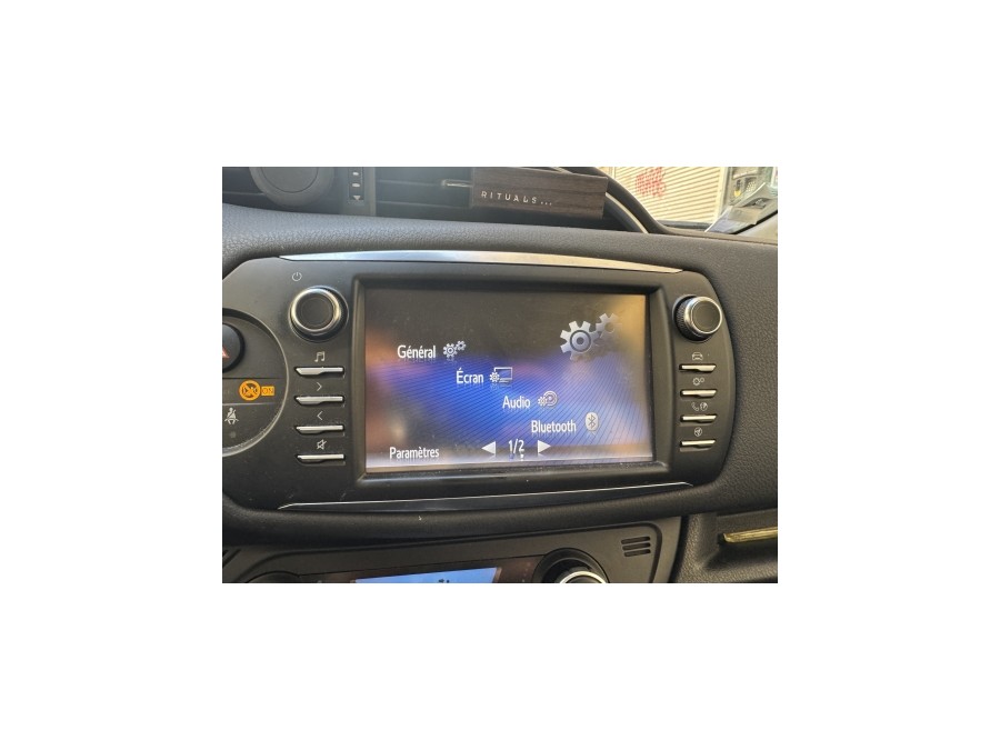 TOYOTA d'occasion YARIS 100H DYNAMIC BUSINESS de 2018 Paris 15 (75)﻿