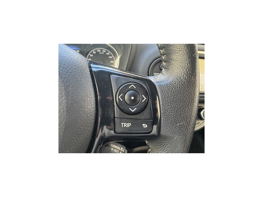 TOYOTA d'occasion YARIS 100H DYNAMIC BUSINESS de 2018 Paris 15 (75)﻿