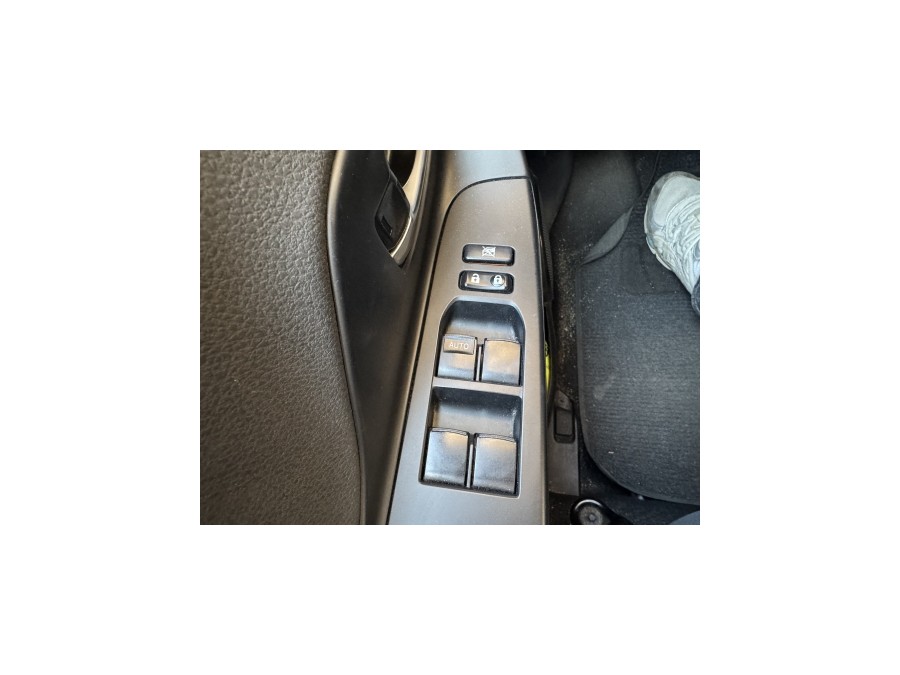 TOYOTA d'occasion YARIS 100H DYNAMIC BUSINESS de 2018 Paris 15 (75)﻿