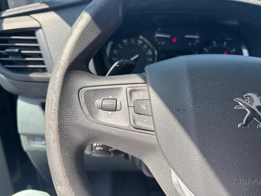 PEUGEOT d'occasion EXPERT FOURGON STANDARD 2.0 BLUE HDI 180 PREMIUM