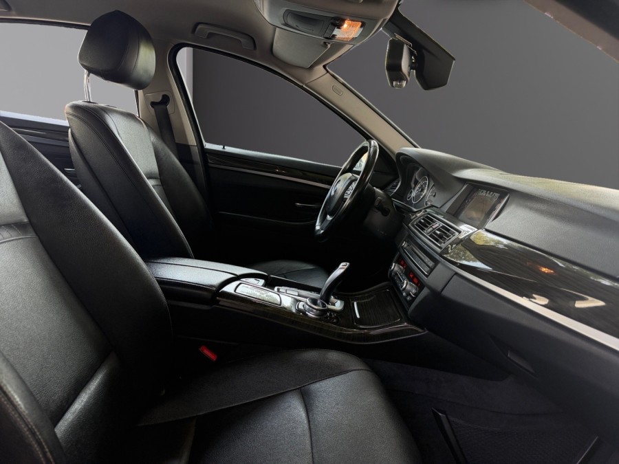 BMW d'occasion SERIE 5 535iA 306ch Luxury de 2014 Salon de Provence