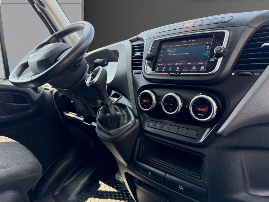 IVECO d'occasion DAILY VI FOURGON | 03.2014-07.2021 33S16 2.3 156 de