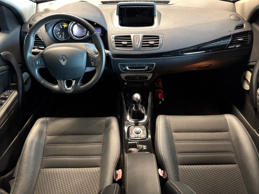 RENAULT d'occasion MEGANE III BERLINE BICORPS TROIS OU CINQ PORTES