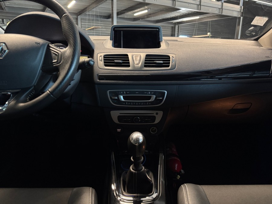 RENAULT d'occasion MEGANE III BERLINE BICORPS TROIS OU CINQ PORTES