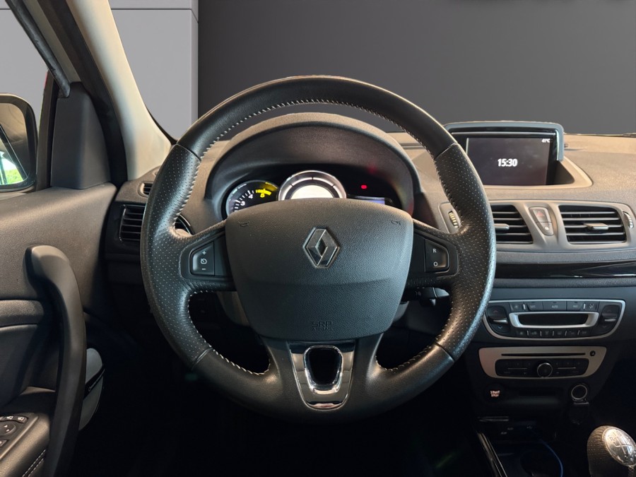 RENAULT d'occasion MEGANE III BERLINE BICORPS TROIS OU CINQ PORTES