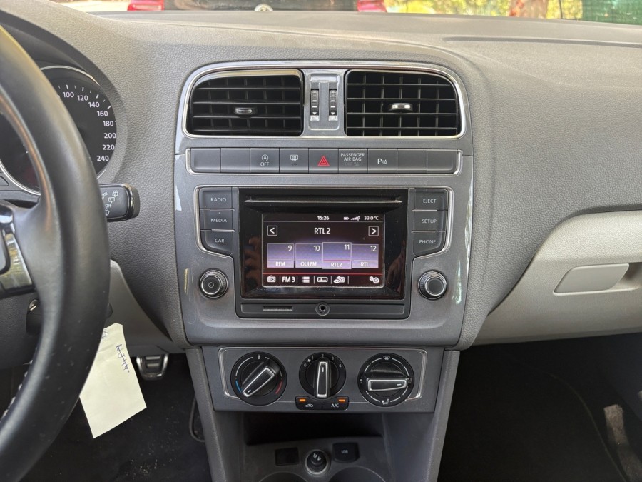 VOLKSWAGEN d'occasion POLO V 1.2 TSI 90 ALLSTAR de 2014 Salon de