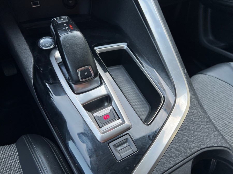 PEUGEOT d'occasion 5008 1.2 PURE TECH 130 ALLURE EAT8 de 2019 Toulon