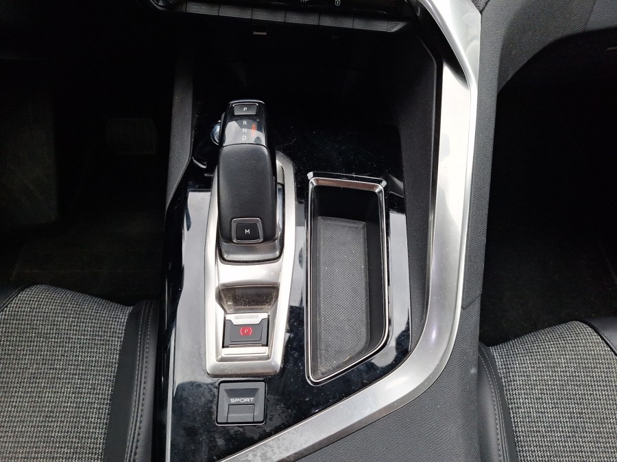 PEUGEOT d'occasion 3008 II SUV 1.2 PURE TECH 130 ALLURE EAT8 PH2 de