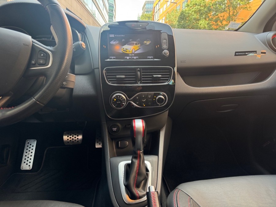 RENAULT d'occasion CLIO IV RS 220 EDC de 2017 Montreuil (93)﻿