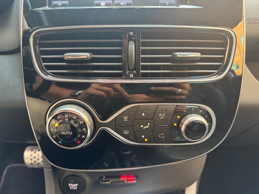 RENAULT d'occasion CLIO IV RS 220 EDC de 2017 Montreuil (93)﻿