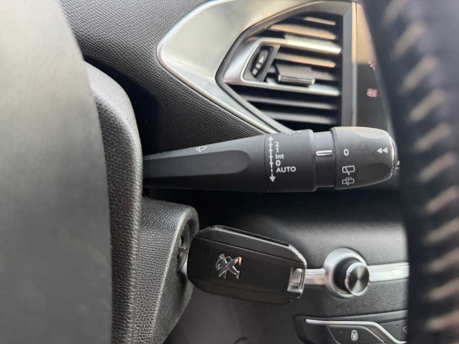 PEUGEOT d'occasion 308 AFFAIRE 1.5 BLUE HDI 130 ALLURE de 2019 St