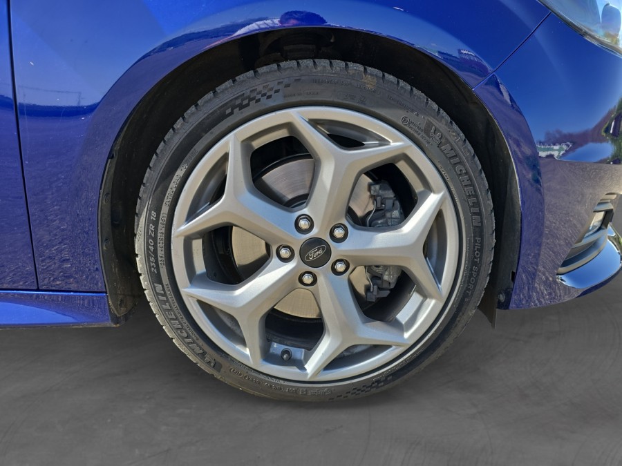 FORD d'occasion FOCUS ST 250 de 2018 Vichy (03)﻿