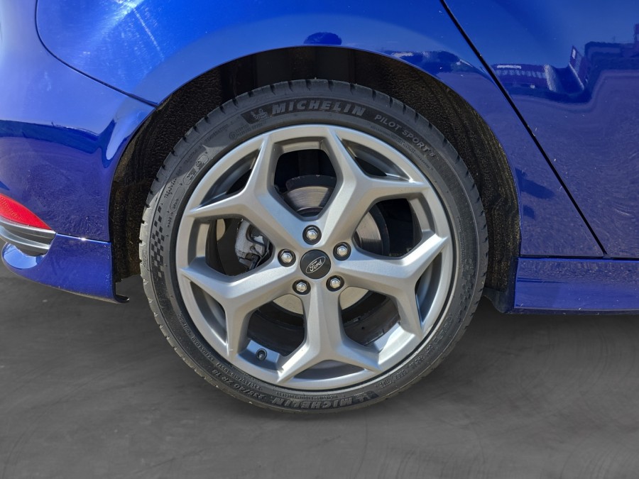 FORD d'occasion FOCUS ST 250 de 2018 Vichy (03)﻿