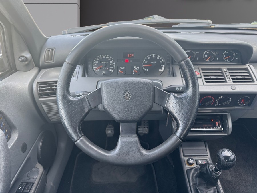 RENAULT d'occasion CLIO 16S de 1991 Troyes (10)﻿