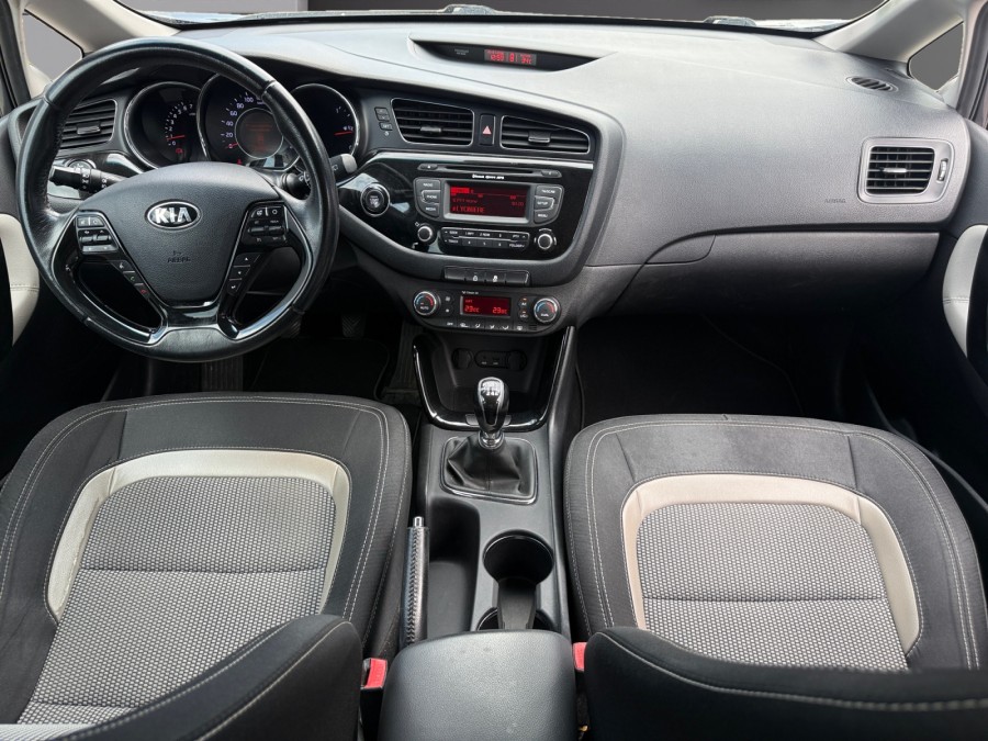 KIA d'occasion CEED 1.6 GDI 135 PREMIUM de 2015 Lyon Nord (69)﻿
