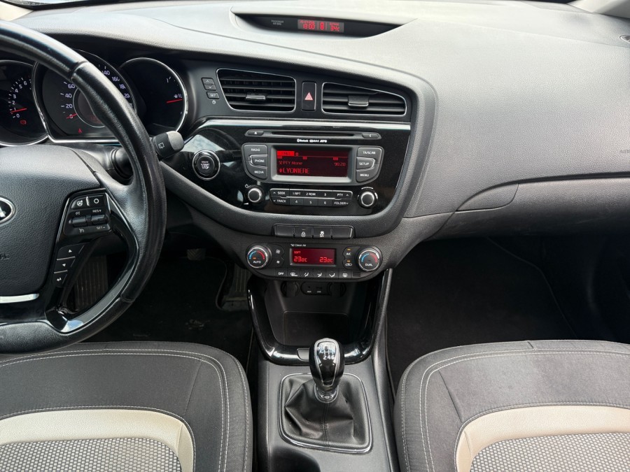 KIA d'occasion CEED 1.6 GDI 135 PREMIUM de 2015 Lyon Nord (69)﻿