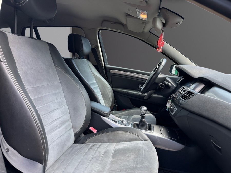 RENAULT d'occasion LAGUNA III 2 DCI 150 GT EDITION ESTATE de 2013