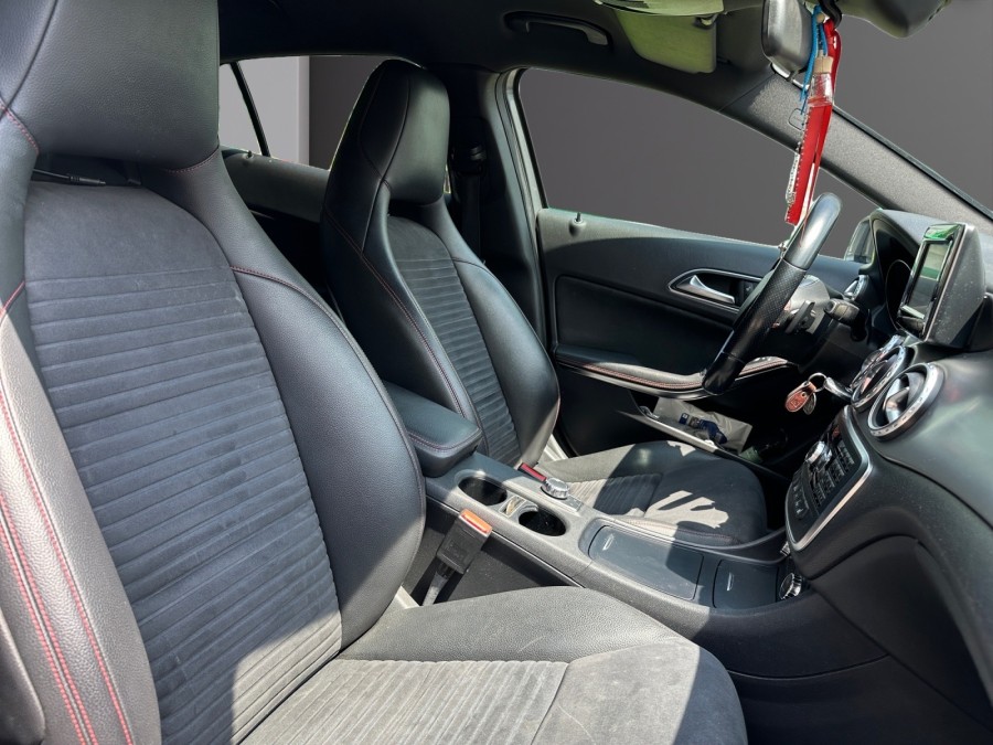 MERCEDES d'occasion CLASSE GLA GLA 200 CDI  AMG LINE BA de 2014 Salon