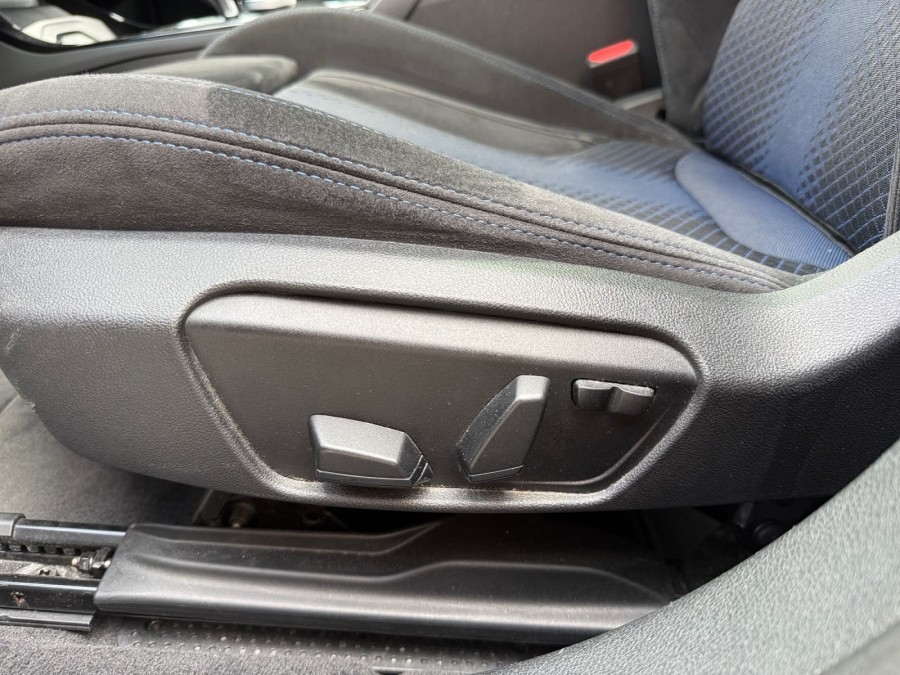 BMW d'occasion SERIE 1 118D EDITION SPORT BA de 2023 Montreuil (93)﻿