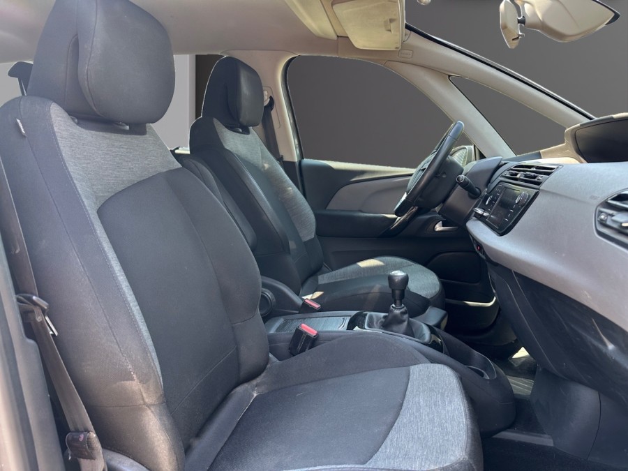 CITROEN d'occasion C4 GRAND 1.2 PURE TECH 130 FEEL de 2018 Salon de