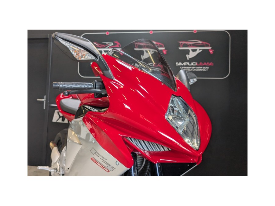 M.V. d'occasion F3 800 Moto de 2013 Besançon (25)﻿